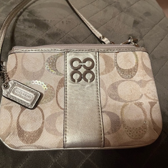 Coach Julia embossed signature sequin wristlet - Picture 1 of 10